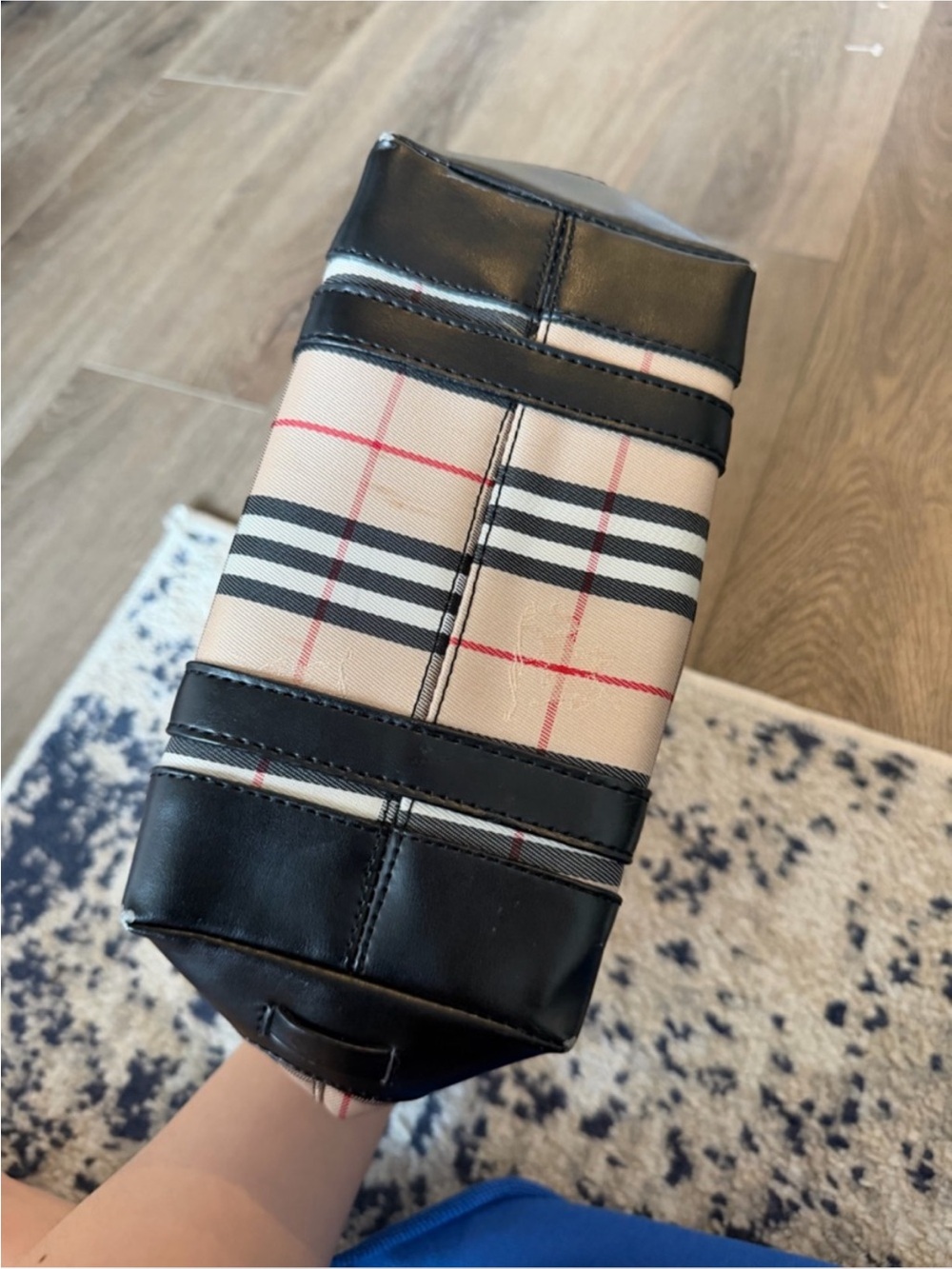 Burberry vibe Plaid Small Tote Bag in Beige and Black - Picture 2 of 4